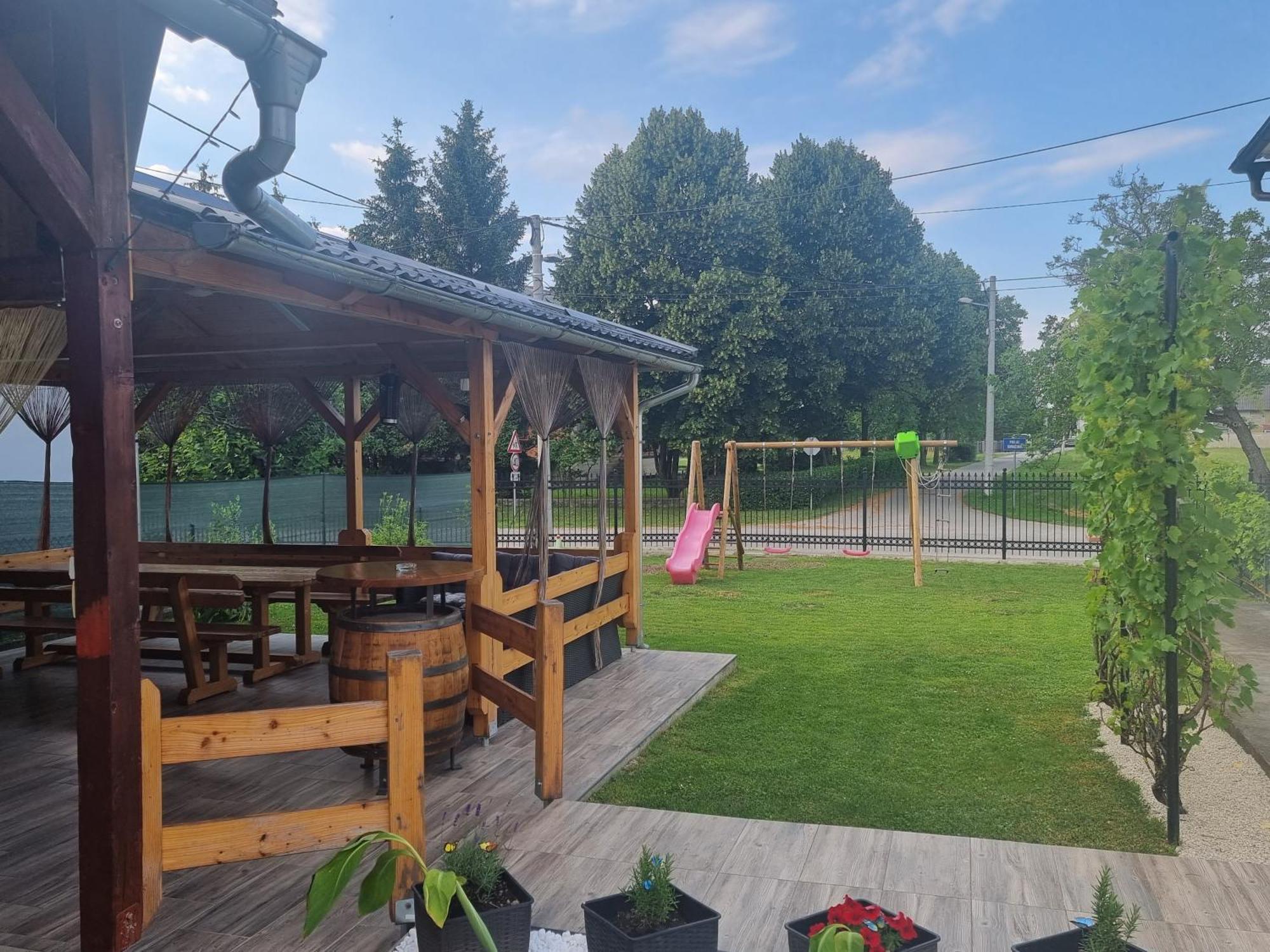 Holiday Home Baotic Velika Mlaka ภายนอก รูปภาพ